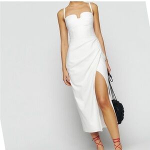 NWT Reformation white Alfred dress side slit, 96% cotton sweetheart neckline- 6